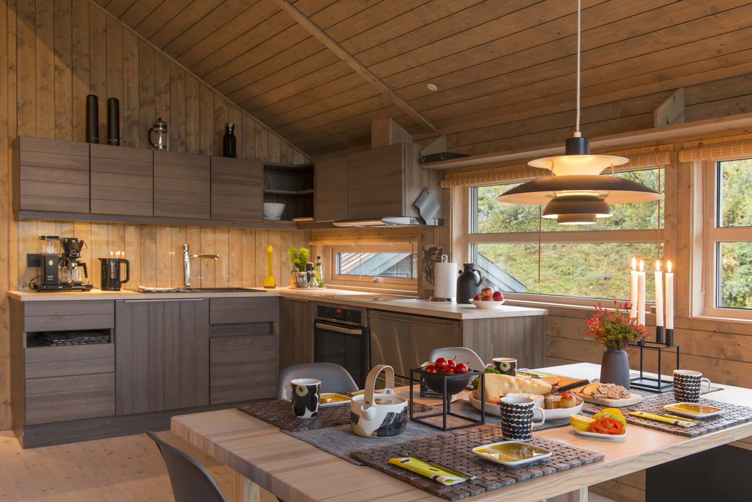 Spisebord+og+kjøkken_Skrindehaugen+09+sept+2014_28